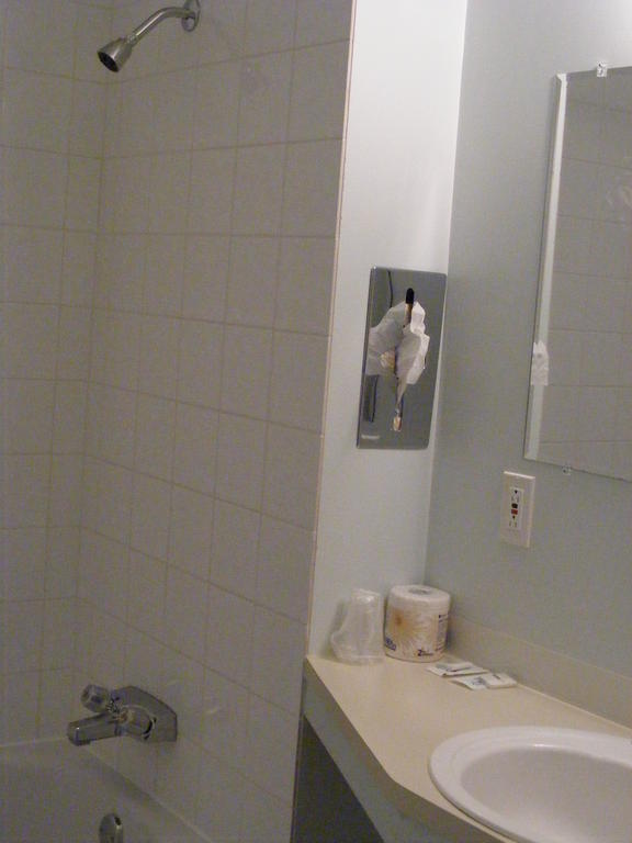 Hotel Motel Bon Accueil Riviere-la-Madeleine Room photo